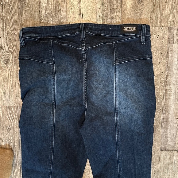 Shyanne Flare Jeans - Picture 3 of 5